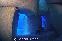 Underwater temple by Victor Amor 